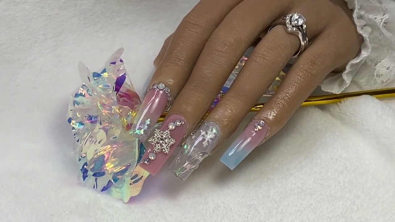 ✨ Uñas de Invierno Glam ❄️ Diseño Acrílico con Pedrería y Efecto Cristal💎