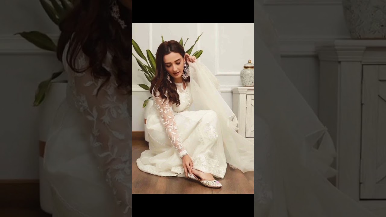 Momal sheikh outfits
