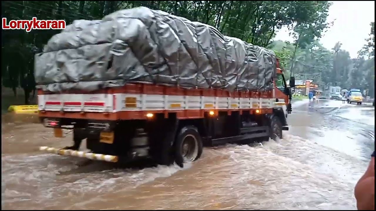 #Flood_Pala_Erattupetta #flood_kerala #lorrykaran #bharat_benz_flood #swraj_mazda_in_flood #Ellikal