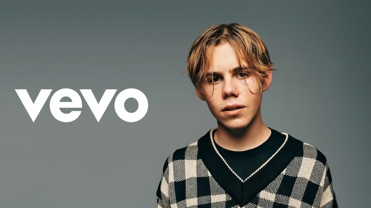 The Kid LAROI - Too late to stay
