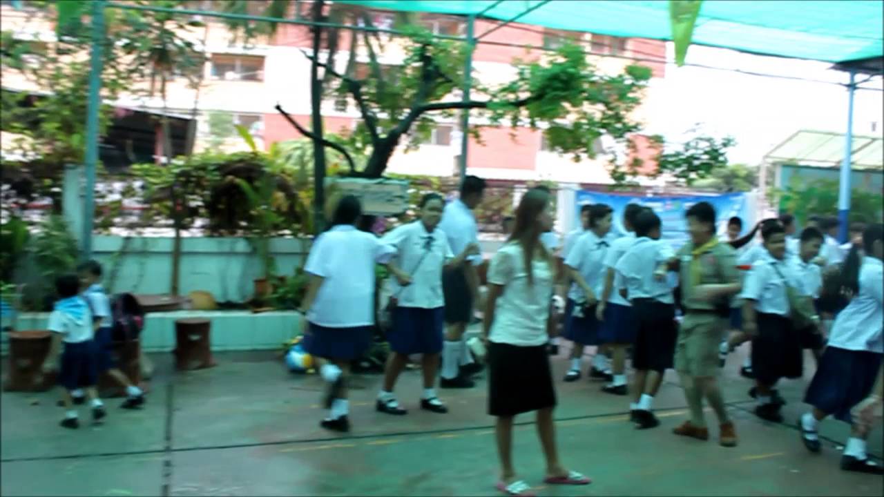Chicken Dance in Kalayawith school, นักเรียนโรงเรียนกัลยวิทย์เต้นระบำไก่