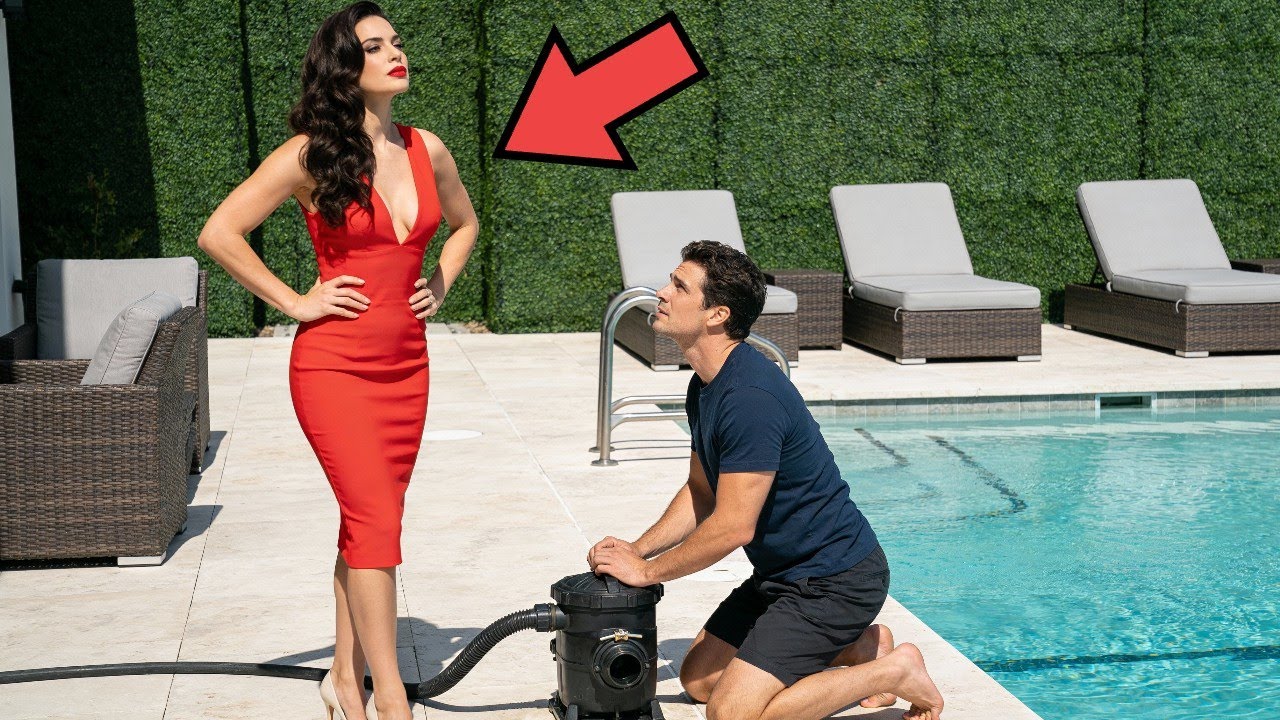 Stavo solo pulendo la piscina... quando lei mi disse: 