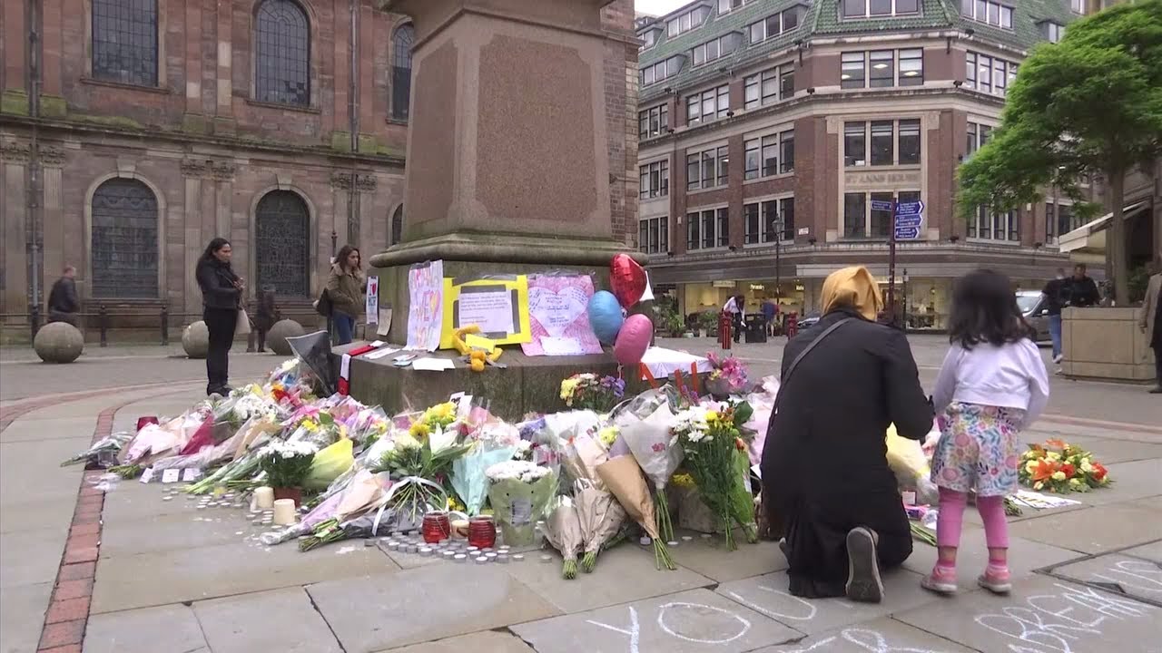 Tod bei Ariana Grande-Konzert: Grundschule gedenkt in Manchester getöteter Schülerin