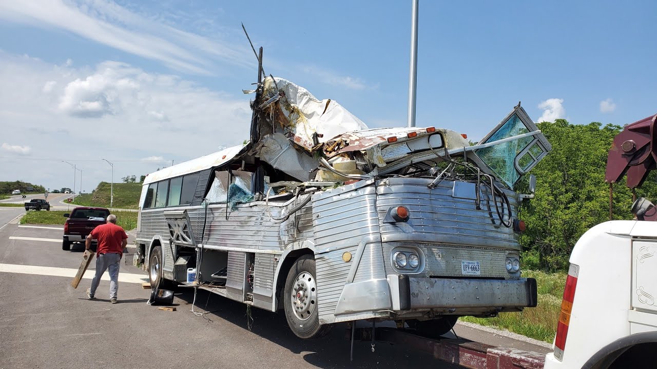 MCI MC5 Bus Conversion Wreck.