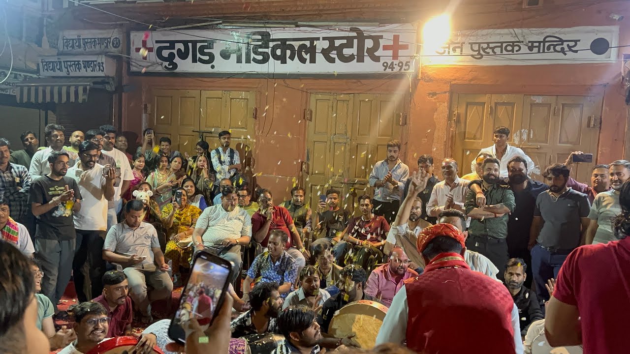 Bhaiyo Jaipur mai Holi Ke din kuch ese  Manaye jaate hai ￼🥁🫟