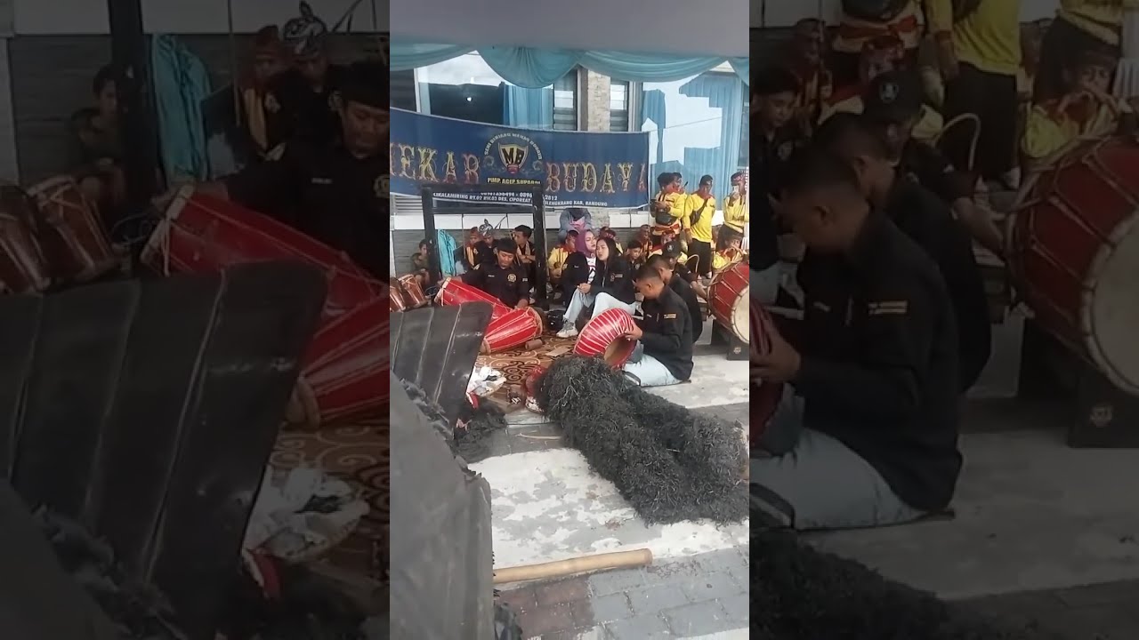 Live seni reak warga budaya feat benjang mekar budaya cipadung legit