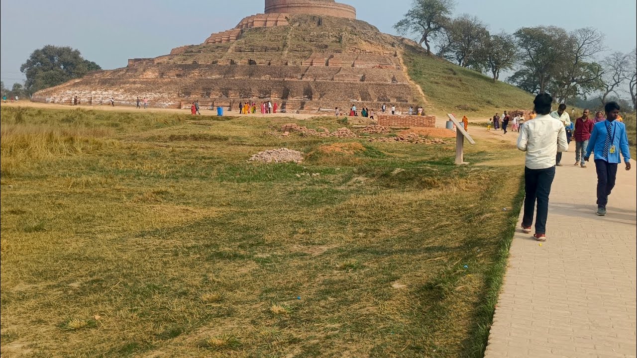 केसरिया ब्थ यहां आने के बाद कोई नहीं कहता कि इसमें क्या है ईद का तो सारे दीवार है पर पता नहीं 