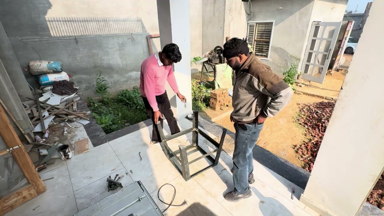 साइट से कटर लाए, दुकान पर इंस्टॉल किया और की-स्टैंड फाइनल बना