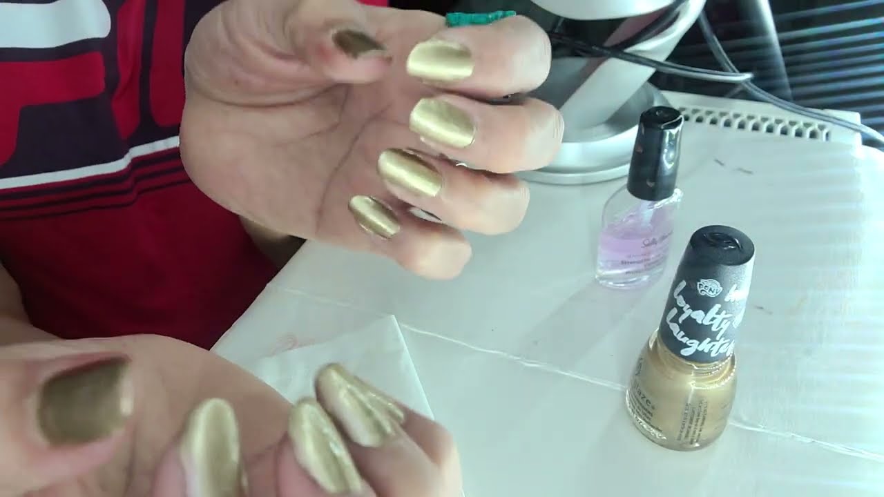ASMR Pintandome las Uñas  nuevamente!!