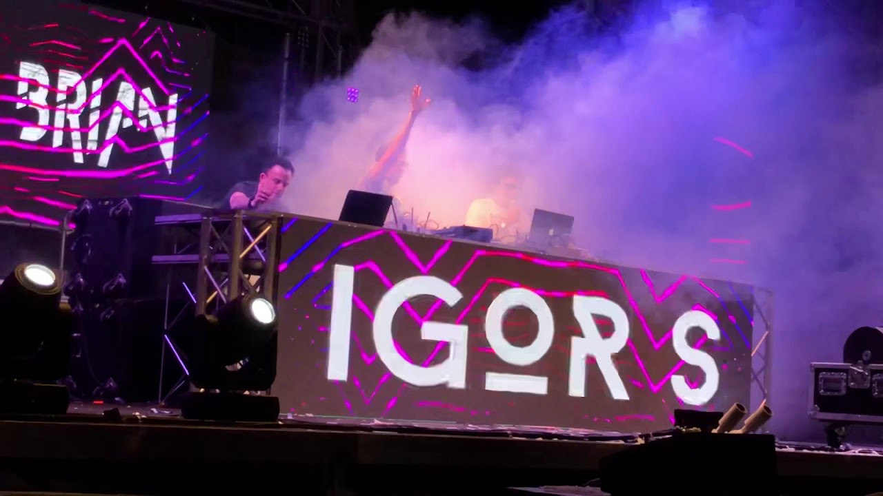 Walking Igor S Lady Brian ultimo disco allo street food & sound