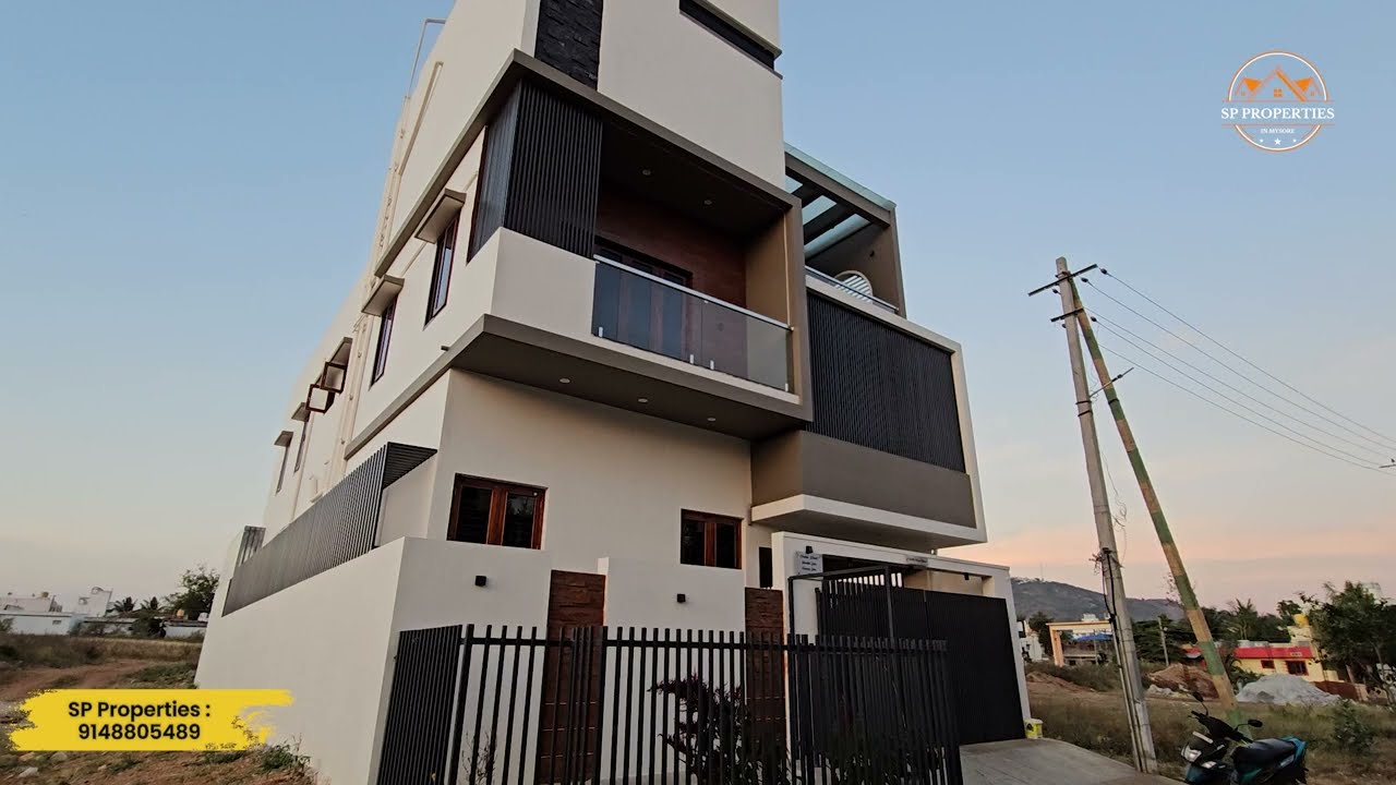 30*60 Luxurious Triplex for sale in Jp Nagar  - Mysore