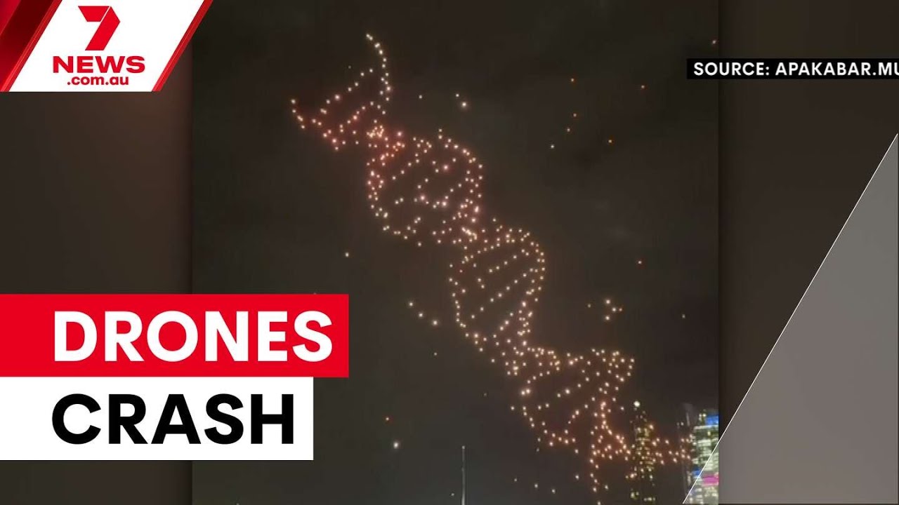 Начато официальное расследование падения дронов на шоу Vivid | 7NEWS