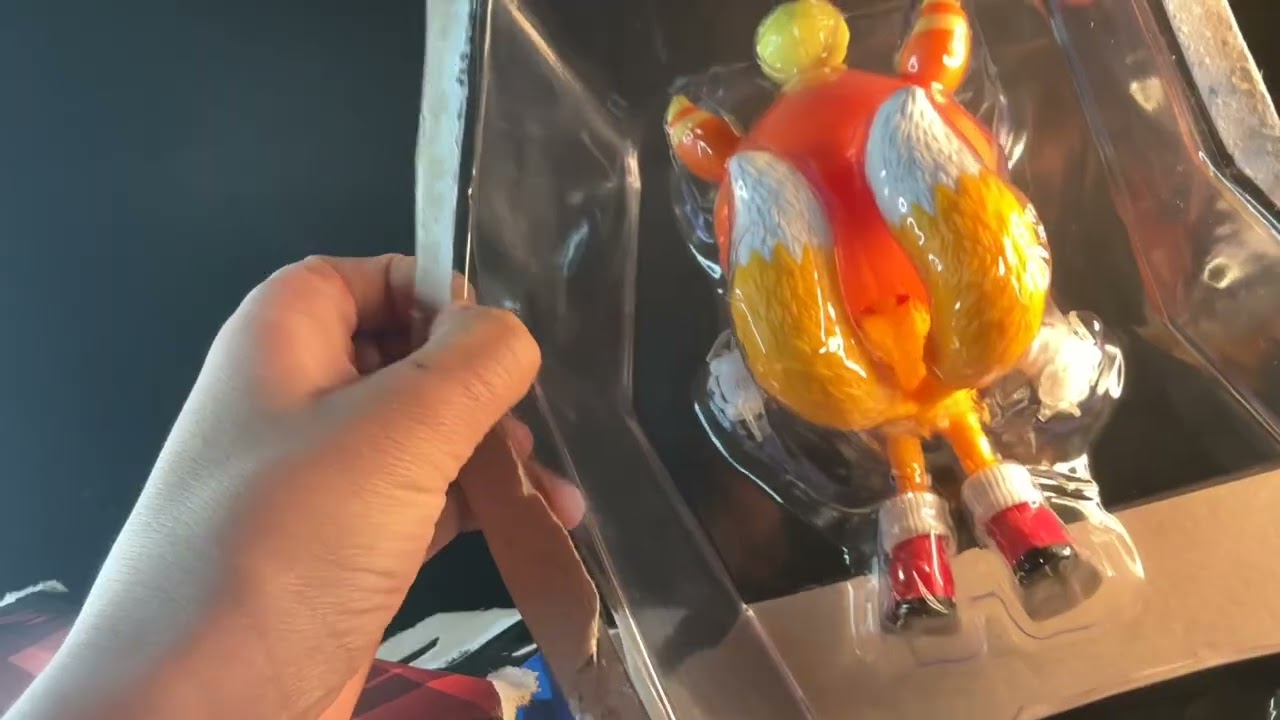 MY FIRST ASMR VIDEO CLICK ME!!!