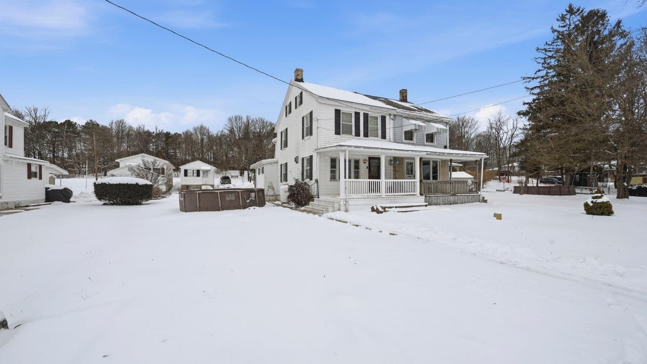 409 Roosevelt Dr, New Boston, PA