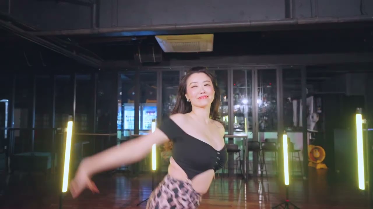 리나 | 센슈얼랩 요니 바차타 레이디 반곡반 Sensual Lab Yoni Lady Bachata shine