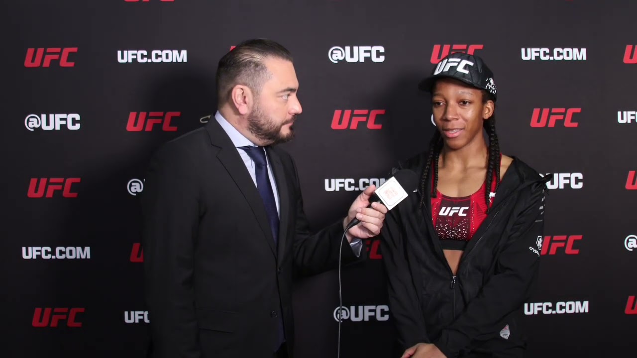 Joselyne Edwards llega a cuatro finalizaciones en UFC Houston