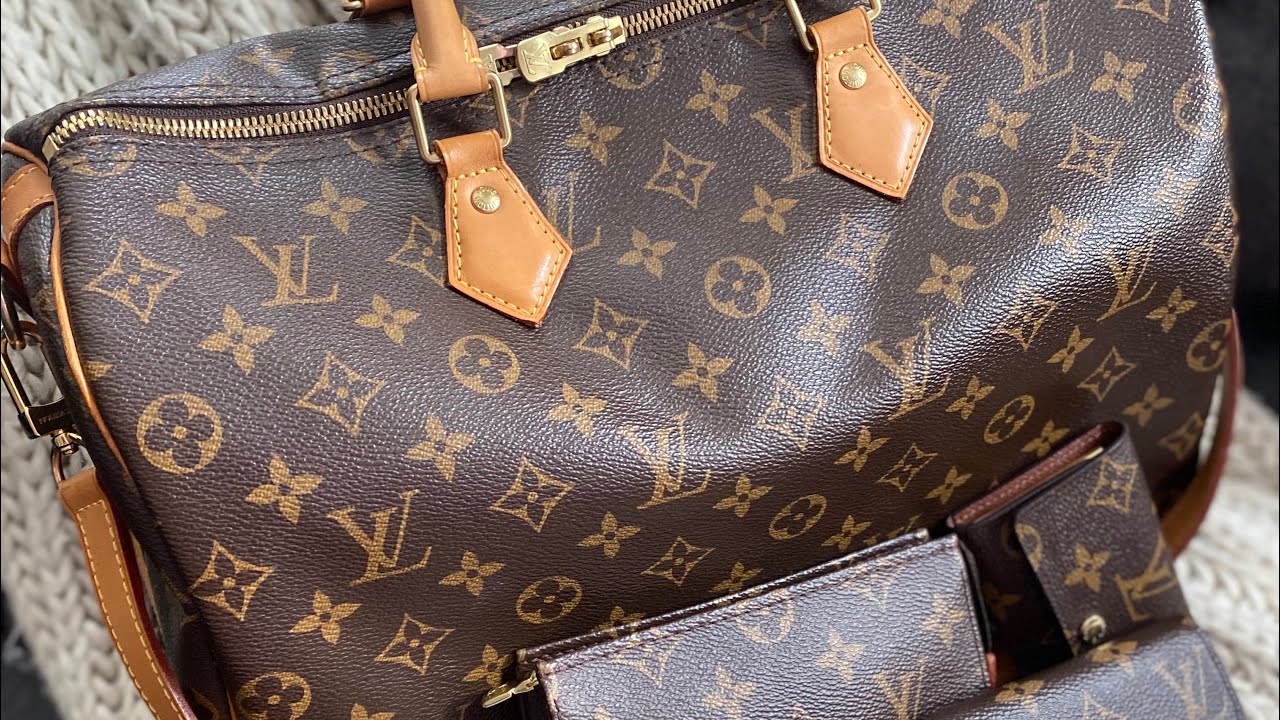 LV Speedy 35 Bandouliere Monogram, what&rsquo;s in my work bag #louisvuitton #Speedy35