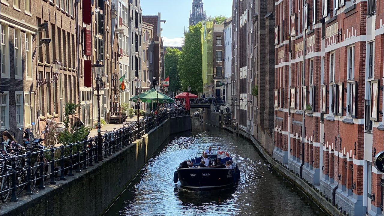 Amsterdam’s canals boat cruise