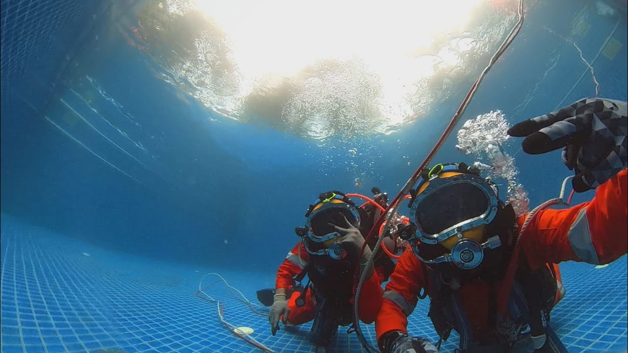Commercial Diver Buoyancy Control Kirby Morgan KB18 Hard Hat Diving