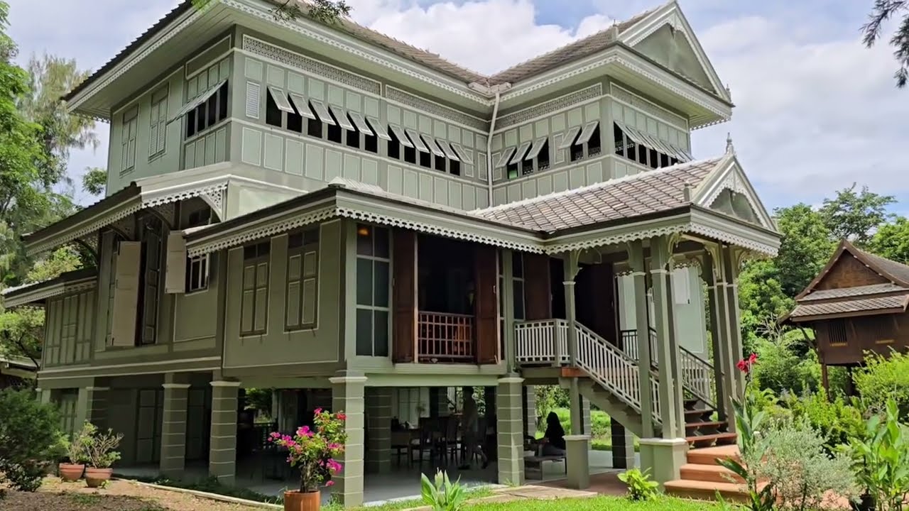 บ้านโคโลเนียล สมัยรัชกาลที่ 5  ติดพระยาบรรลือ อ.บางไทร อยุธยา  มาให้ชมกันครับ เพจ ที่ดินสวยริมแม่น้ำ