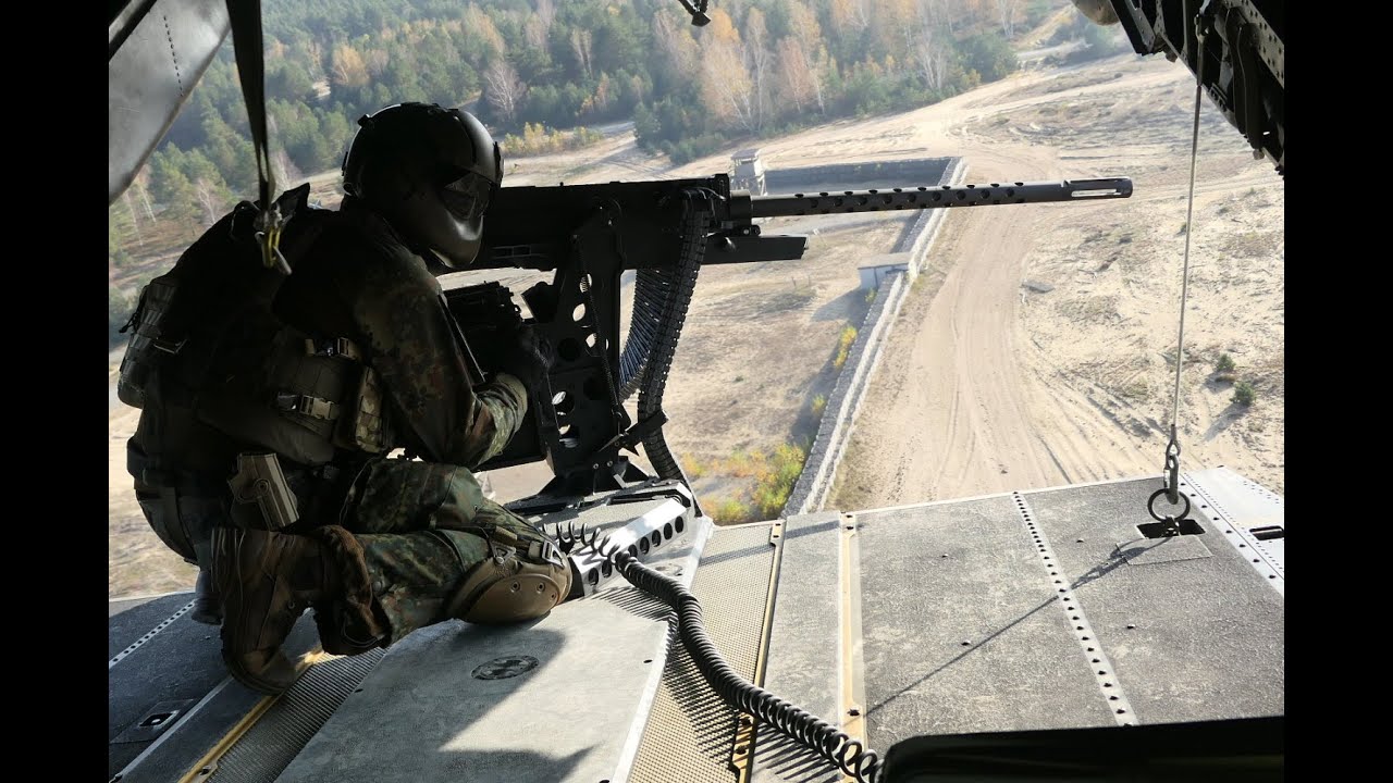 CH-53 und schweres Maschinengewehr 12,7mm