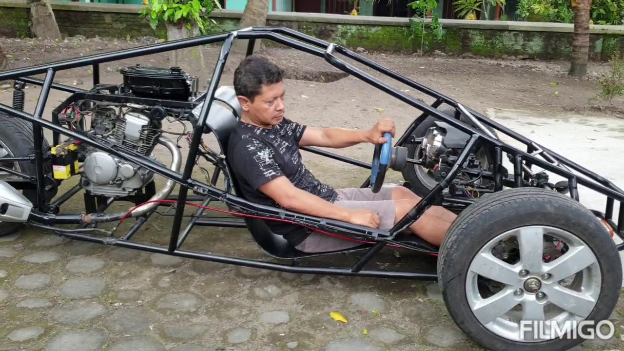 Uji Coba Sistem Kemudi T Rex Replica #Trial of the T Rex Replica Steering System