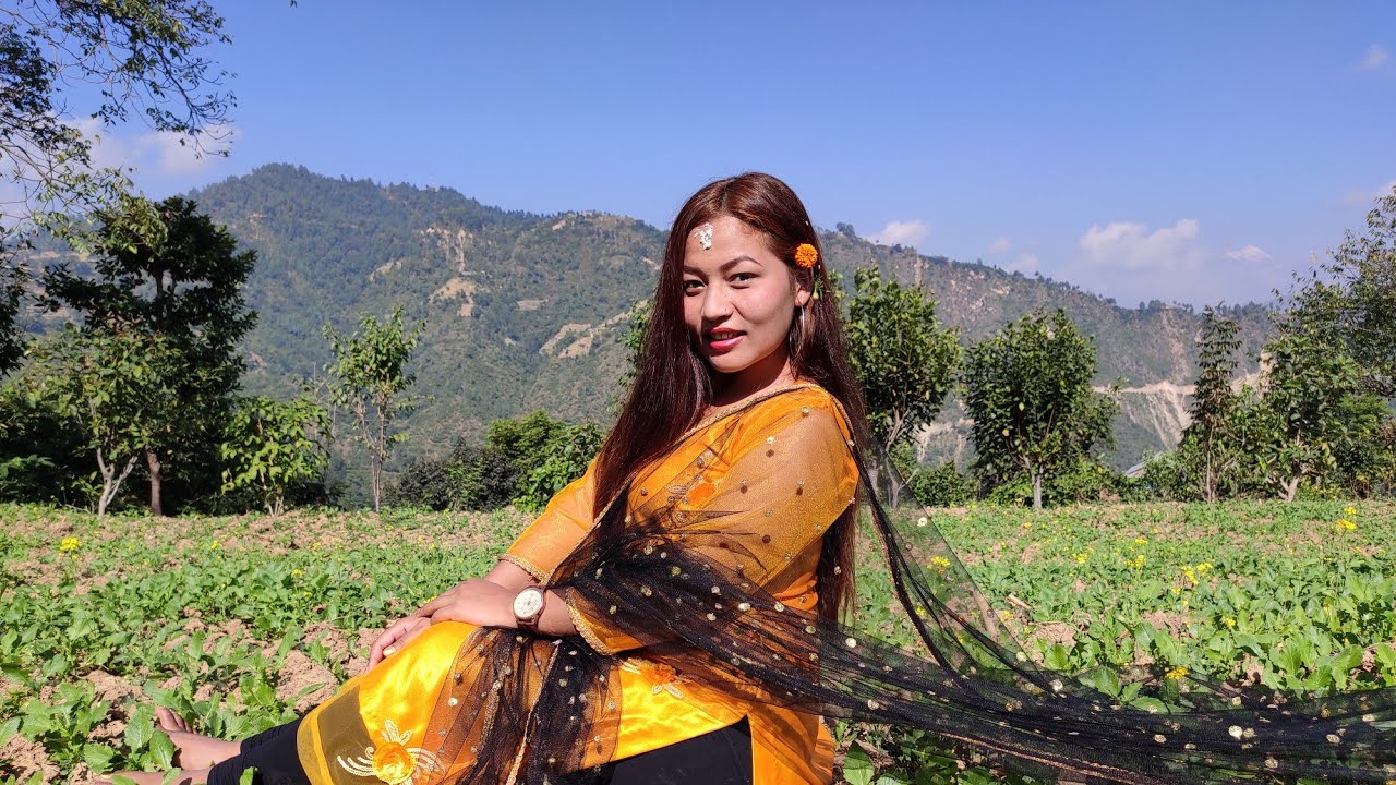 वारि तुवाँलो पारी तुवाँलो by urmila waiba & Anish xetry