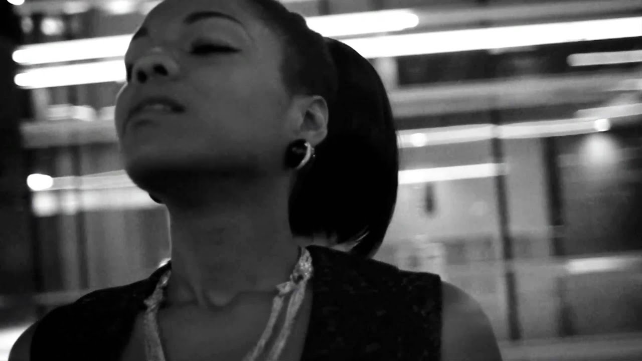 Aloe Blacc "Femme Fatale"