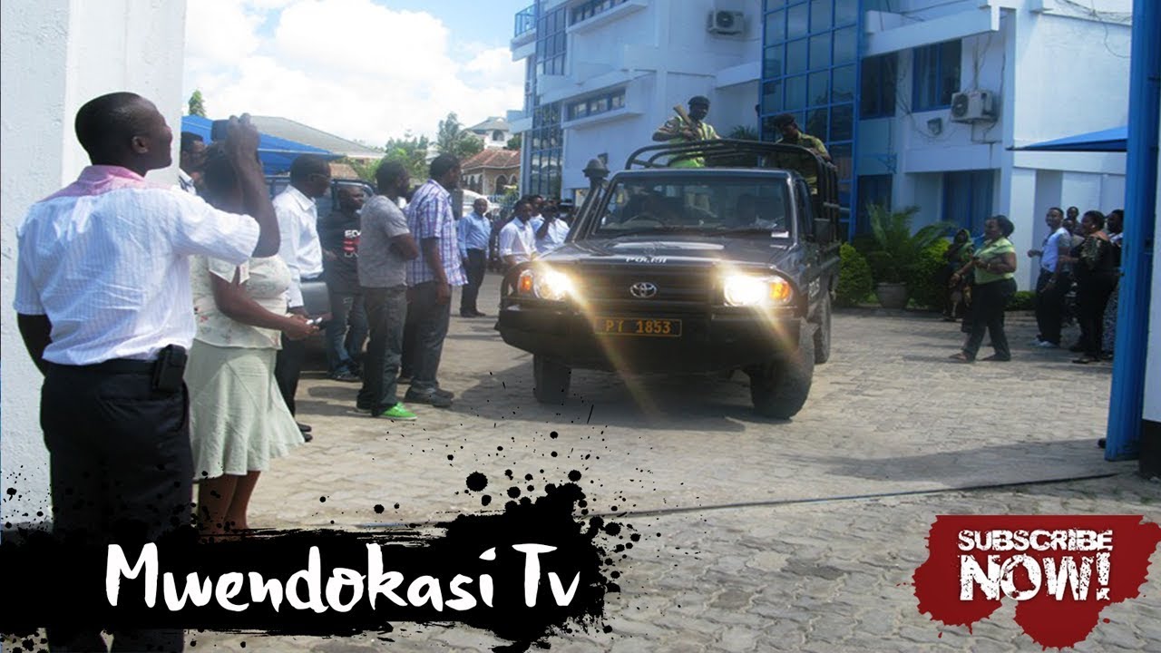BREAKING NEWS : Ofisi za Clouds Media Group Mikocheni zinaungua moto