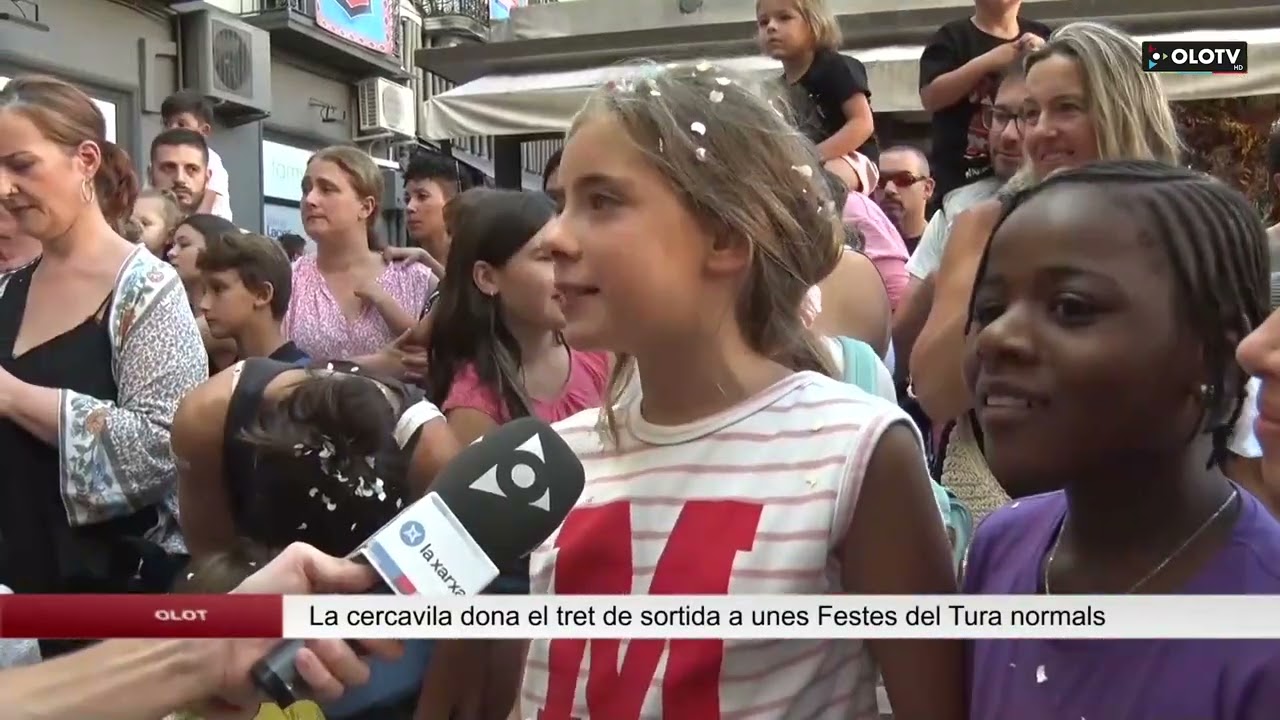 La cercavila dona el tret de sortida a les Festes del Tura 2022