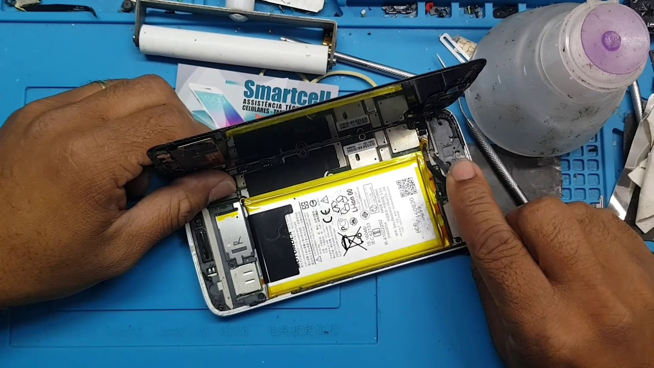 TROCANDO  BATERIA MOTOROLA  MOTO Z PLAY  !!