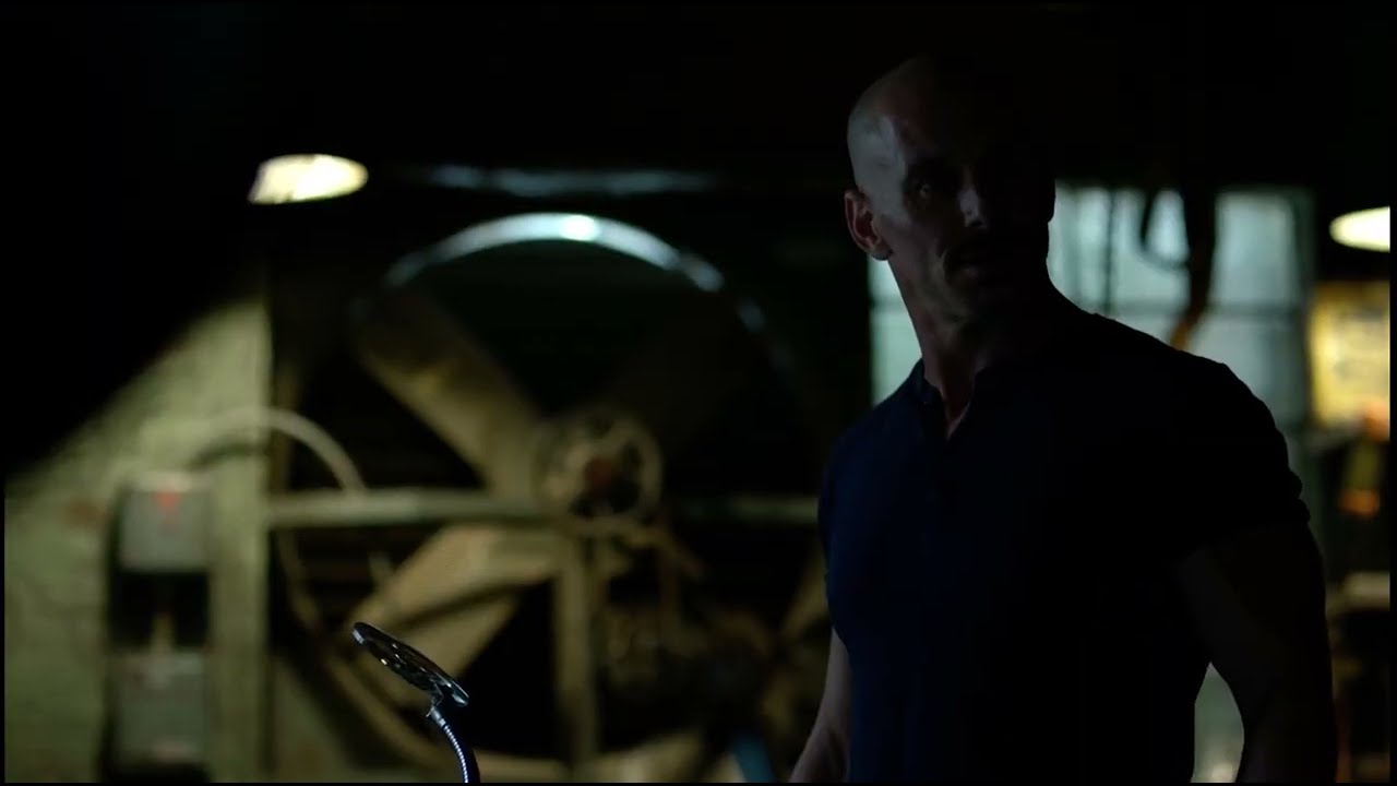 Daredevil 2x02 - Matt visits Melvin Potter
