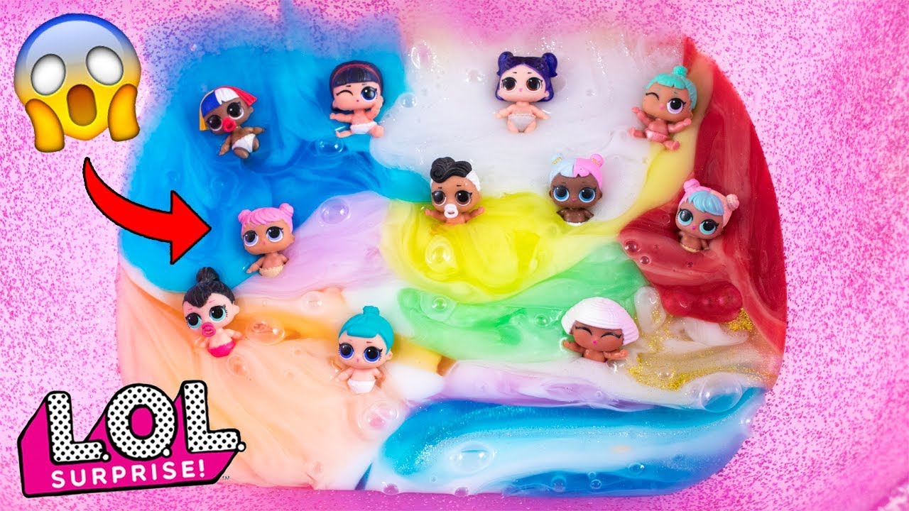 Faccio il BAGNO alle LIL SISTERS dentro la BIGGER SURPRISE con lo SLIME