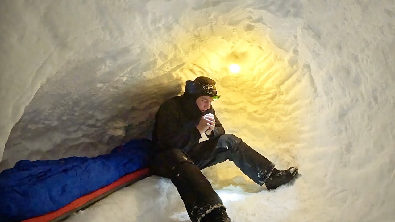 Durmiendo en una Cueva Bajo 2,5m de Nieve | Sierra Nevada