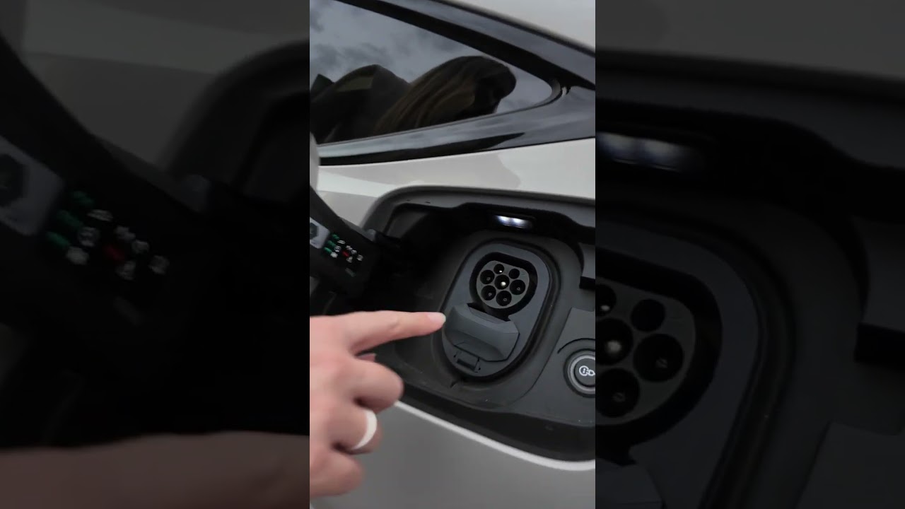 Electric Charging Flaps for both sides 😏! 2025 Audi A6 e-tron #shorts