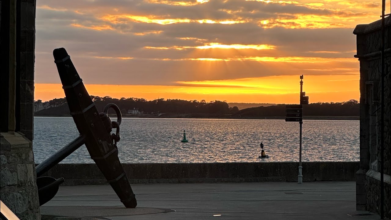 Sailing Anglesey,sunsets,engine trouble, and enjoyment 