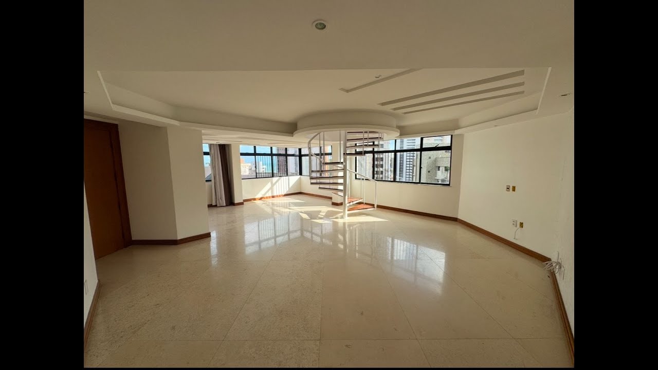 Vendo cobertura duplex no Meireles com 295m² e 4 suítes.