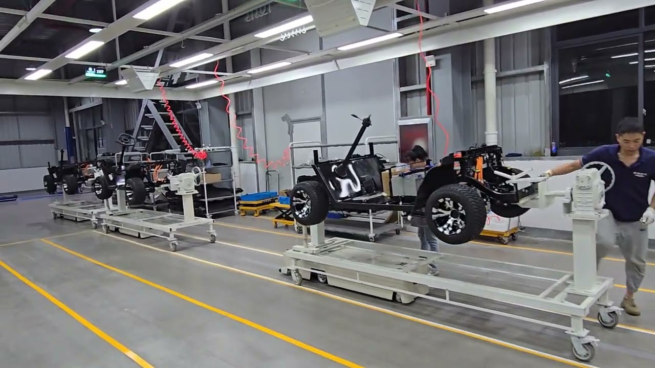 Wholesale Golf Carts factory production line.