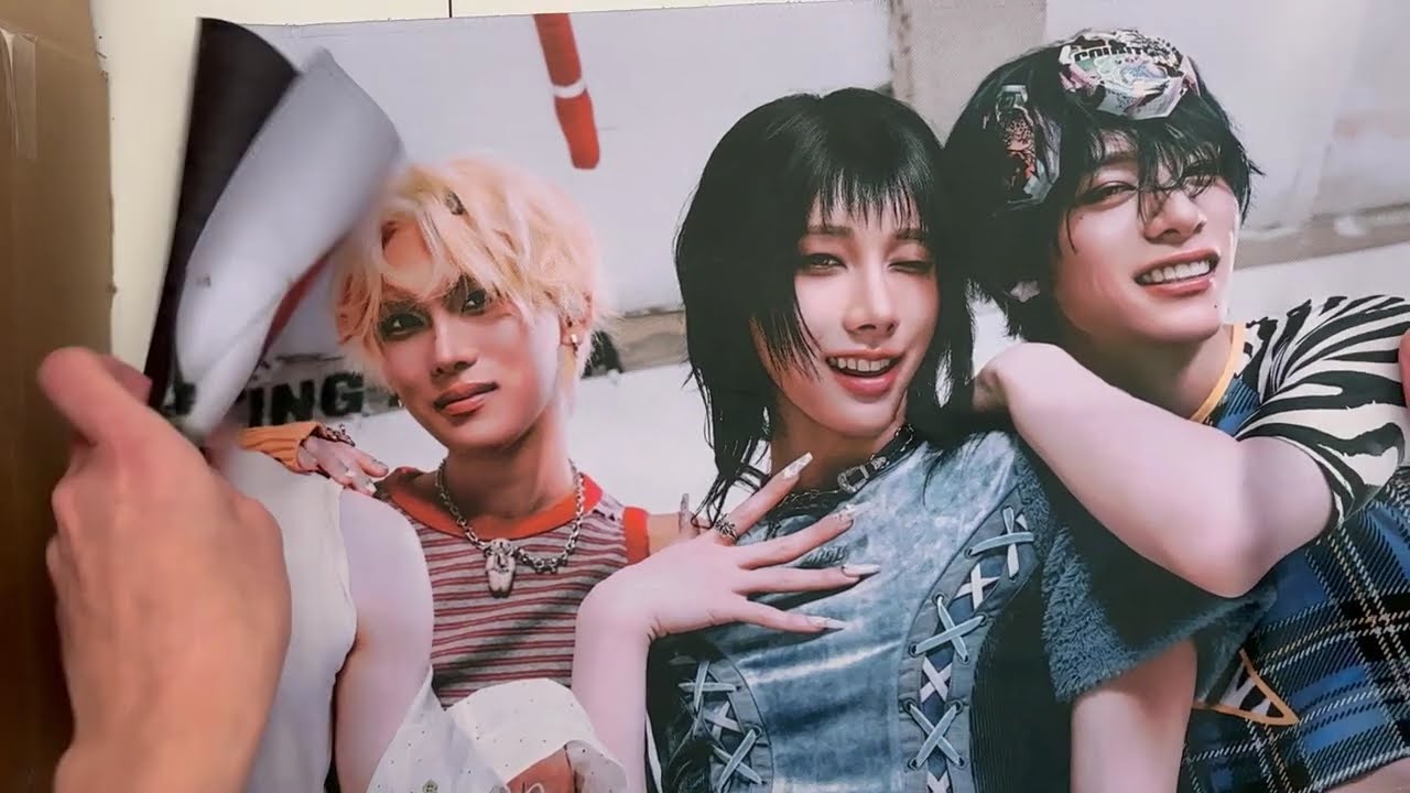 Unboxing XLOV 1st Mini Album UXLXVE (Special Pack Ver.)
