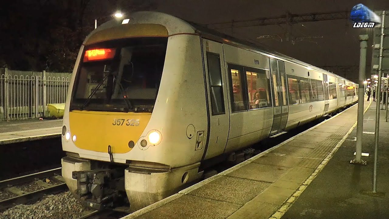 Trenuri în Gara Grays, Anglia 🚂🚅 Trains in Grays Station, United Kingdom - 20 November 2023