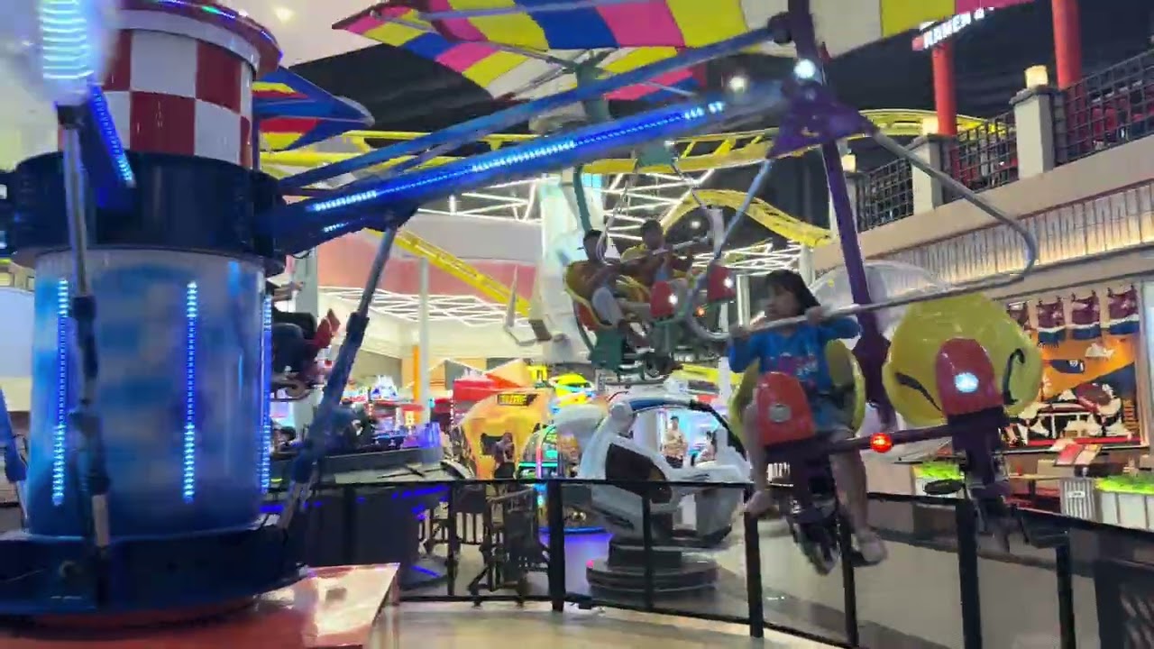 Naek sepeda di Supermall Lippo Karawaci
