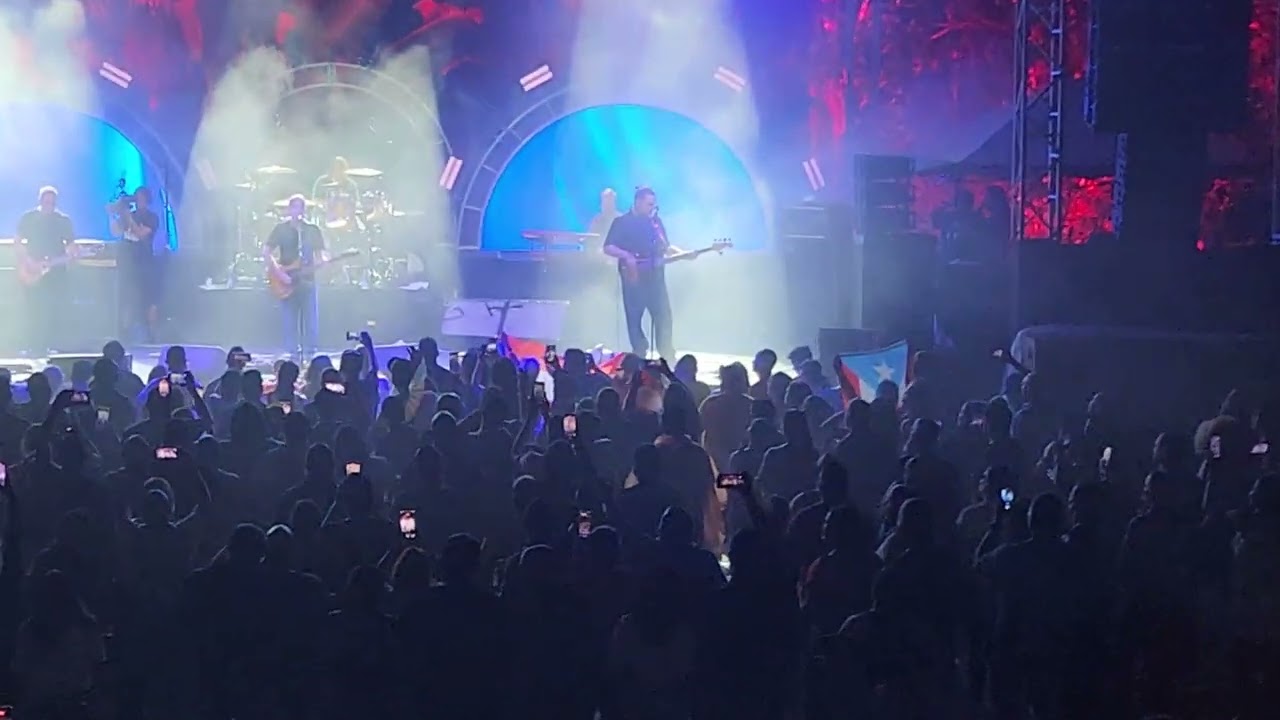 La cancion Boricua en la Luna por Fiel a la Vega en Vivo