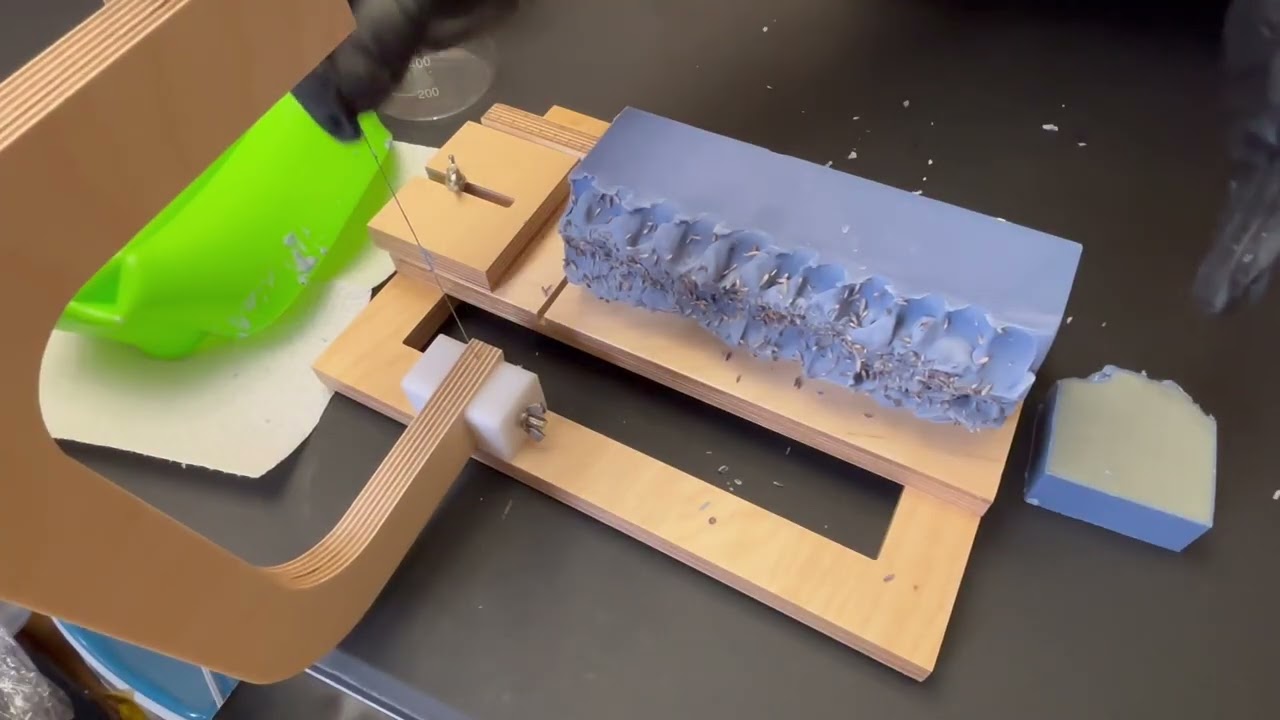 Cutting Lavender & Oat soap