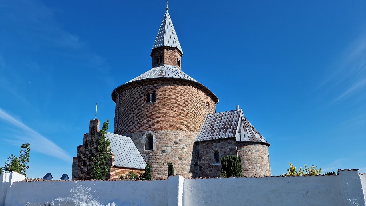 Bjernede Rundkirke / Round Church