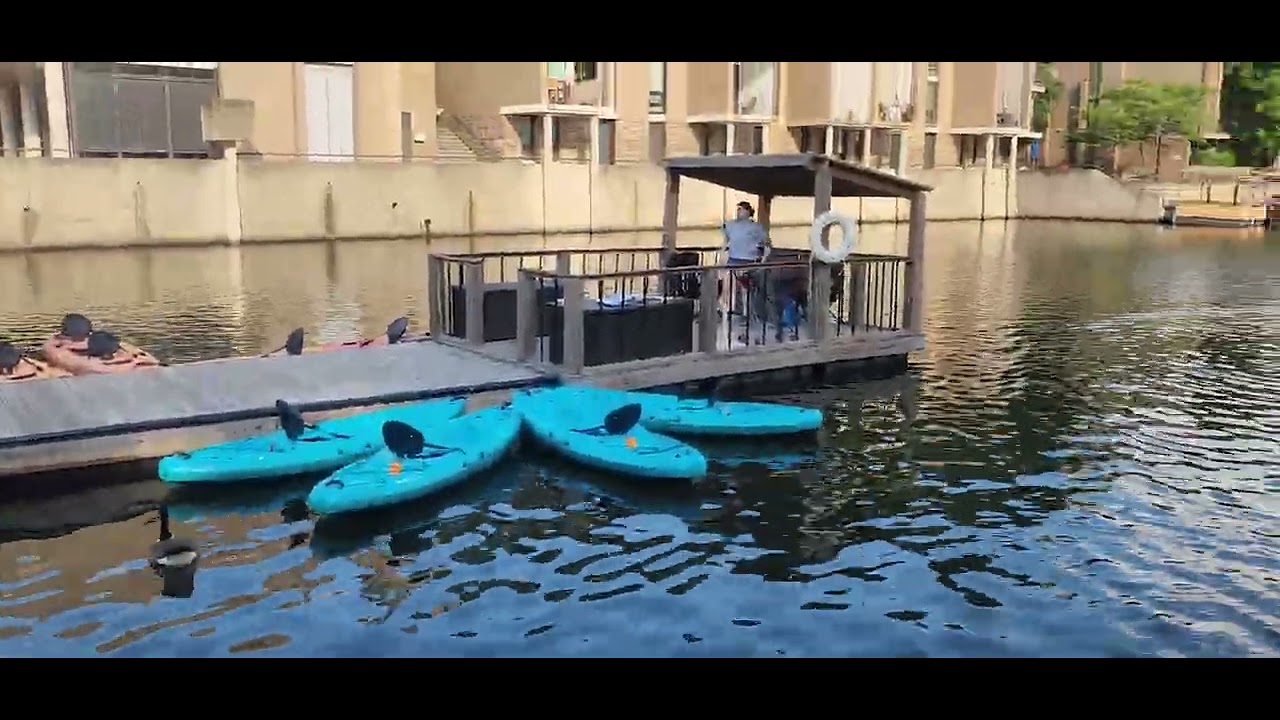 Lake Anne, located in Reston, Virginia(వర్జీనియాలోని రెస్టన్‌లో ఉన్న లేక్ ఆన్)