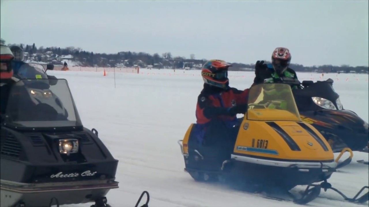 Waconia 2011 - Vintage Snowmobile Ride