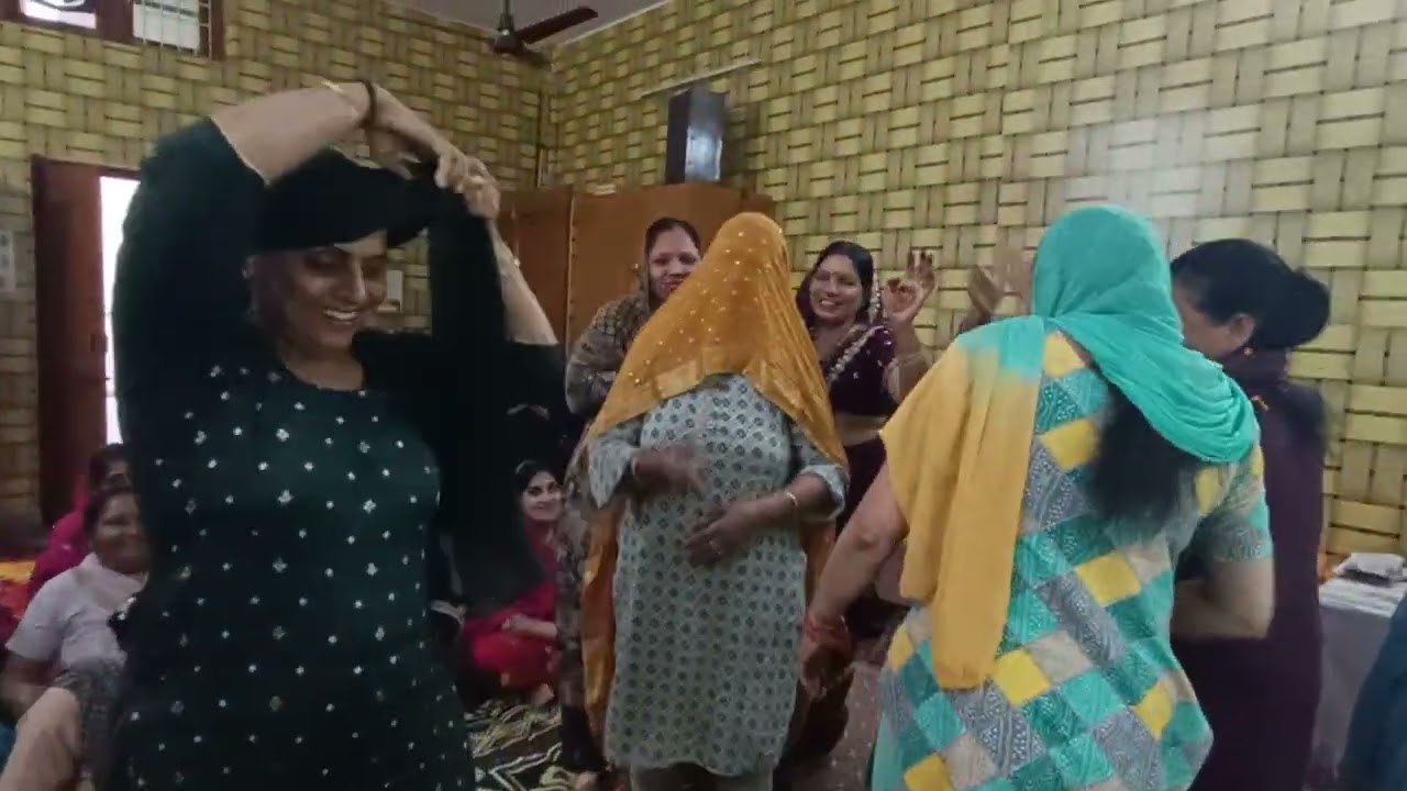 ਸਾਡੀ ਗਲੀ ਦੇ ਵਿੱਚ ਹੋਲੀ ਦਾ ਸਤਸੰਗ ਹੋਇਆ##🎊 👌💃💃 like and subscribe my channel 👍