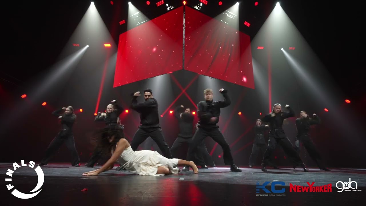 (3rd Place Professionals) The Clique | FINALS 2025 Frontrow