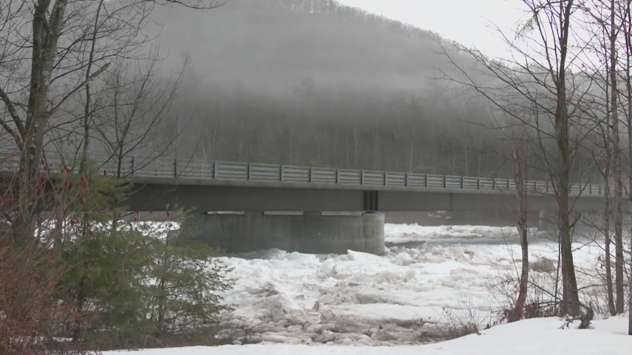Ice jam grows where Glen Creek flows into the Hudson