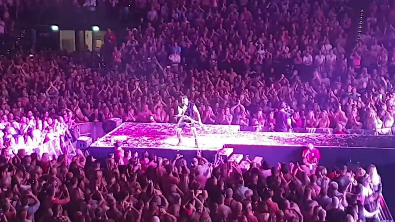 Andreas Gabalier live,  in der Arena Leipzig. " I sing a Lied für di".  -17.10.2025-